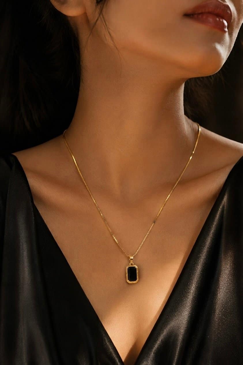 The aura black necklace - Image 2