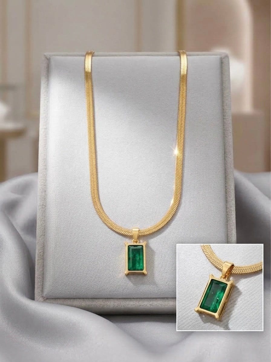 Snake chain emerald necklace